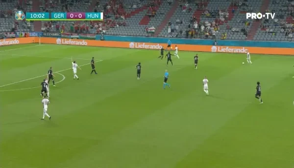 GOOOOOL Ungaria! Sallai centreaza in careu la capatul unui atac in viteza, iar Adam Szalai reia imparabil cu capul