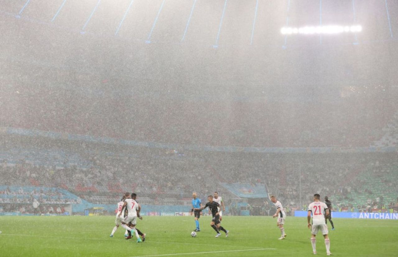 Momente incredibile pe arena din Munchen: nemtii au inceput sa plece de pe stadion in minutul 36. Imaginile care au facut inconjurul lumii_6
