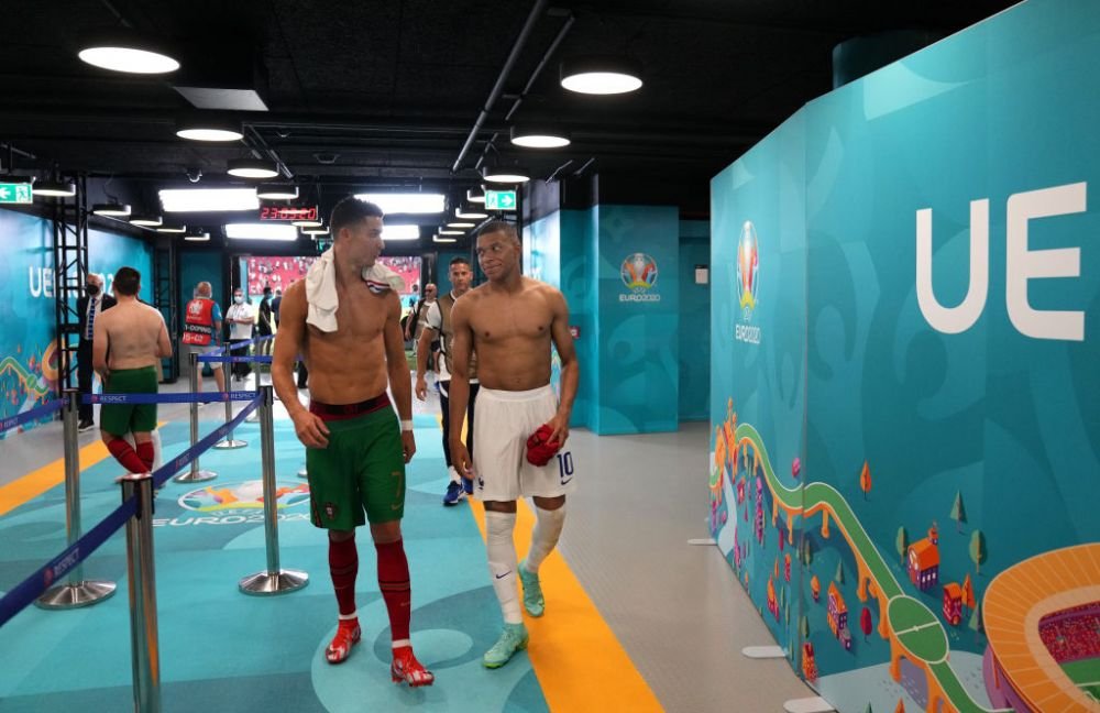 Starurile Frantei s-au batut pe tricoul lui Ronaldo. Portughezul, dezbracat la pauza si la final: secventele care au devenit virale VIDEO _11
