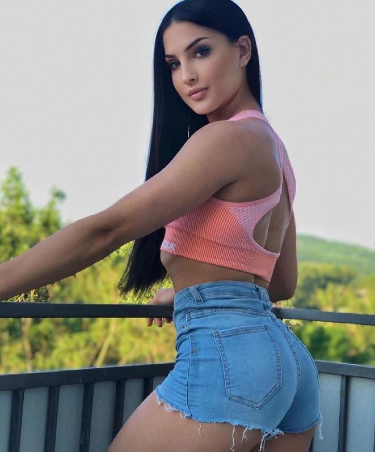 Miss Bikini Fitness România, apariție răvășitoare la piscină. Cine este bruneta care câștigă medalie după medalie_5