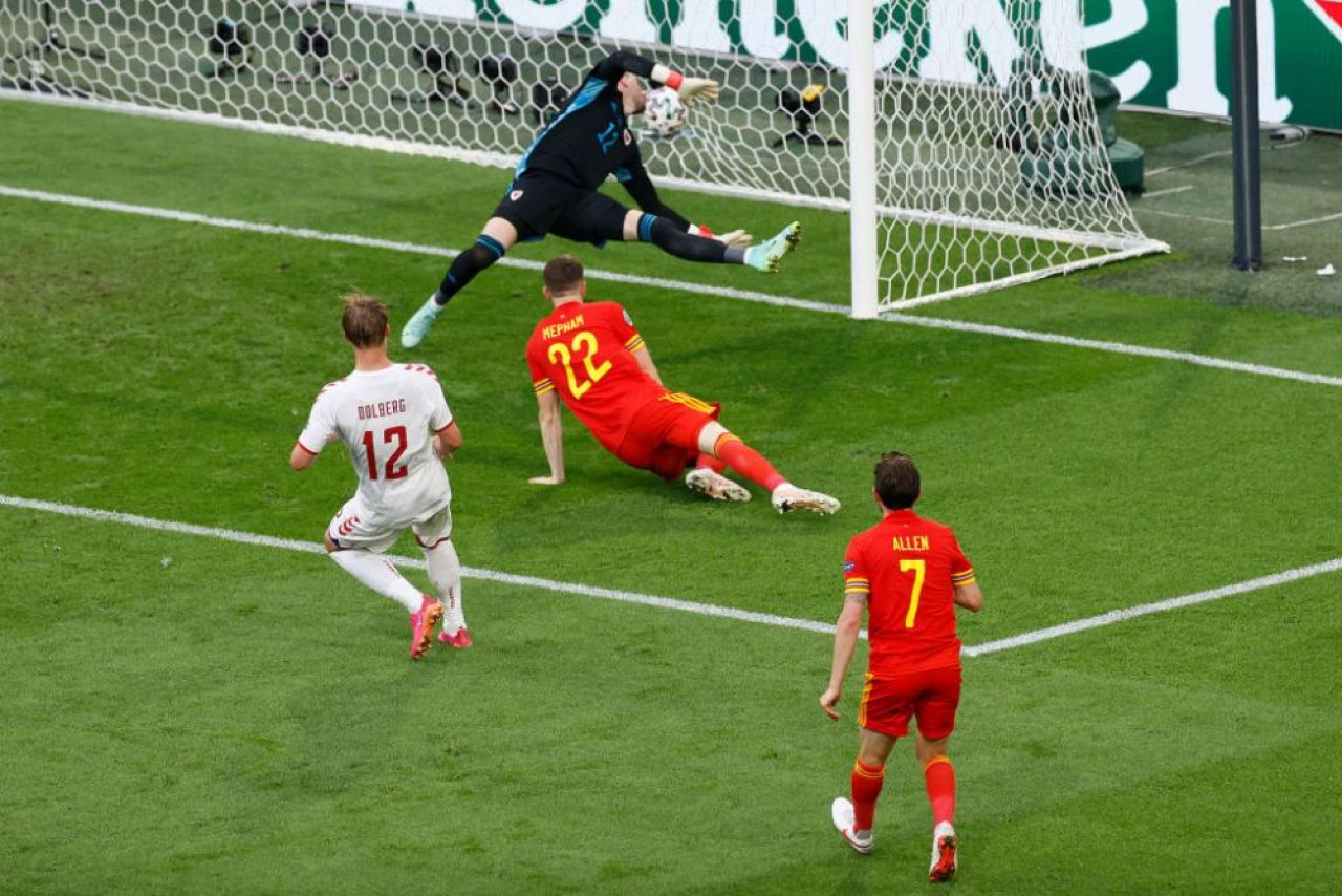 Sah mat! Danemarca, prima calificata in sferturi dupa ce a facut instructie cu nationala lui Bale! Aici ai tot ce s-a intamplat in Tara Galilor 0-4 Danemarca_6
