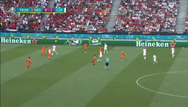 GOOOOOOOL CEHIA! Schick primeste de la Holes in careu si inscrie fara probleme cu un sut bine plasat