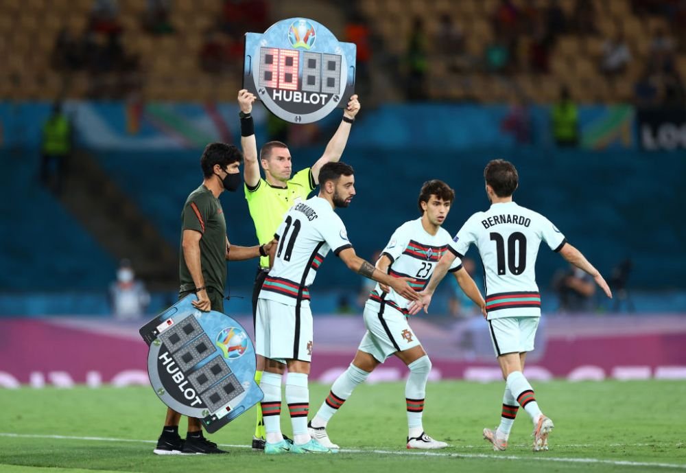 E un impostor! Daca as fi Ronaldo m-as duce dupa el in vestiar! Starul Portugaliei a fost facut praf de legenda lui United dupa eliminarea cu Belgia