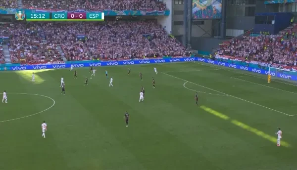 OCAZIE SPANIA! Koke primeste perfect intre linii de la Pedri si ramane singur cu portarul, dar suteaza direct in Livakovic