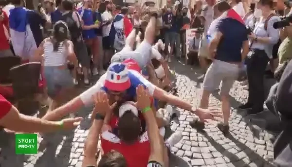 "Barca pe valuri", varianta franco-elvetiana! Ce a patit una dintre fane