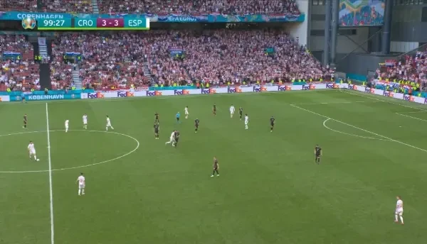 GOOOOOL SPANIA! Dani Olmo il vede perfect pe Morata, care inscrie cu o executie superba, direct pe centrul portii!