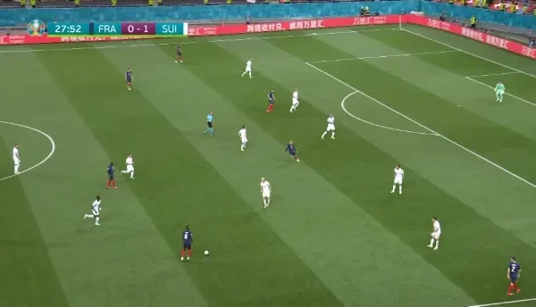 OCAZIE FRANTA! Rabiot suteaza puternic din afara careului, balonul trece putin pe langa poarta