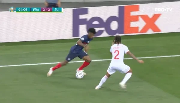 OCAZIE FRANTA! Pavard primeste in careu si incearca sa trimita cu exteriorul, dar Sommer intervine si respinge