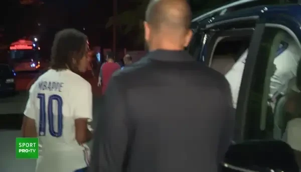 VIDEO | Abia transferat la PSG, fratele lui Mbappe a venit in Romania, pentru a urmari meciul Franta - Elvetia! Si familia lui Pogba a fost prezenta