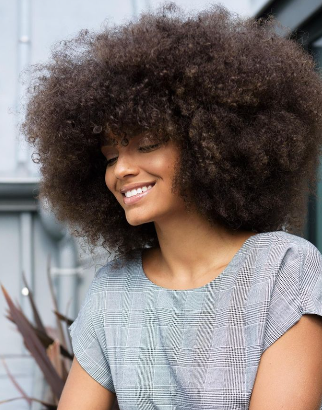 Presupusa iubita a lui Kylian Mbappe, aparitie spectaculoasa in costum de baie. Tanara de 23 de ani este model si arata incredibil _11