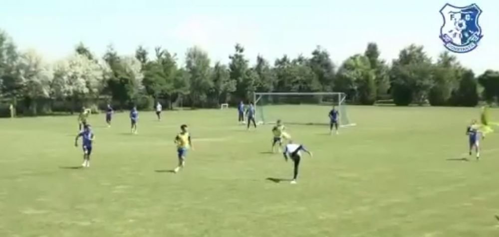 N-a uitat fotbalul! Gica Hagi a intrat pe teren si le-a aratat fotbalistilor sai cum se face. Faze superbe realizate de Rege