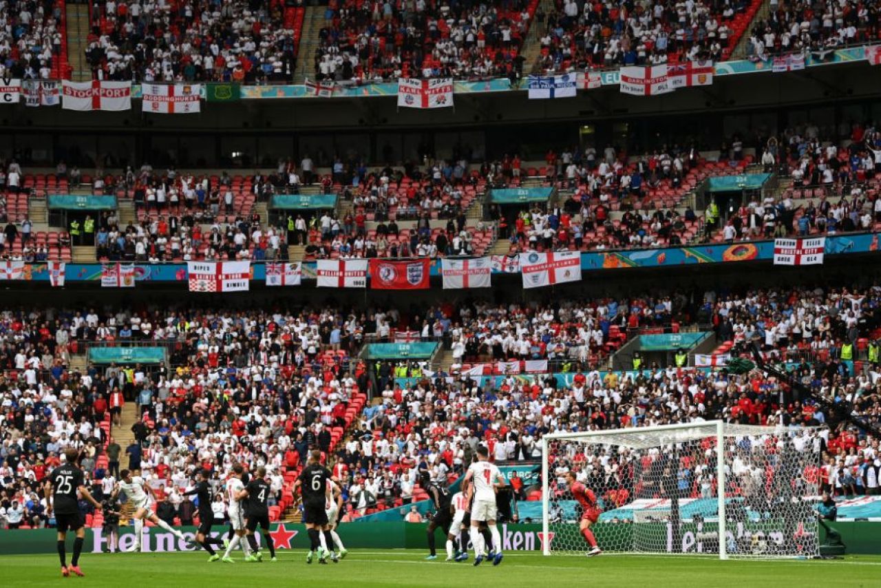 S-a anulat blestemul! :) Anglia o trimite acasa pe Germania in 'optimi'! Sterling si Harry Kane au inscris in poarta lui Neuer! Aici ai tot ce s-a intamplat in Anglia 2-0 Germania_4