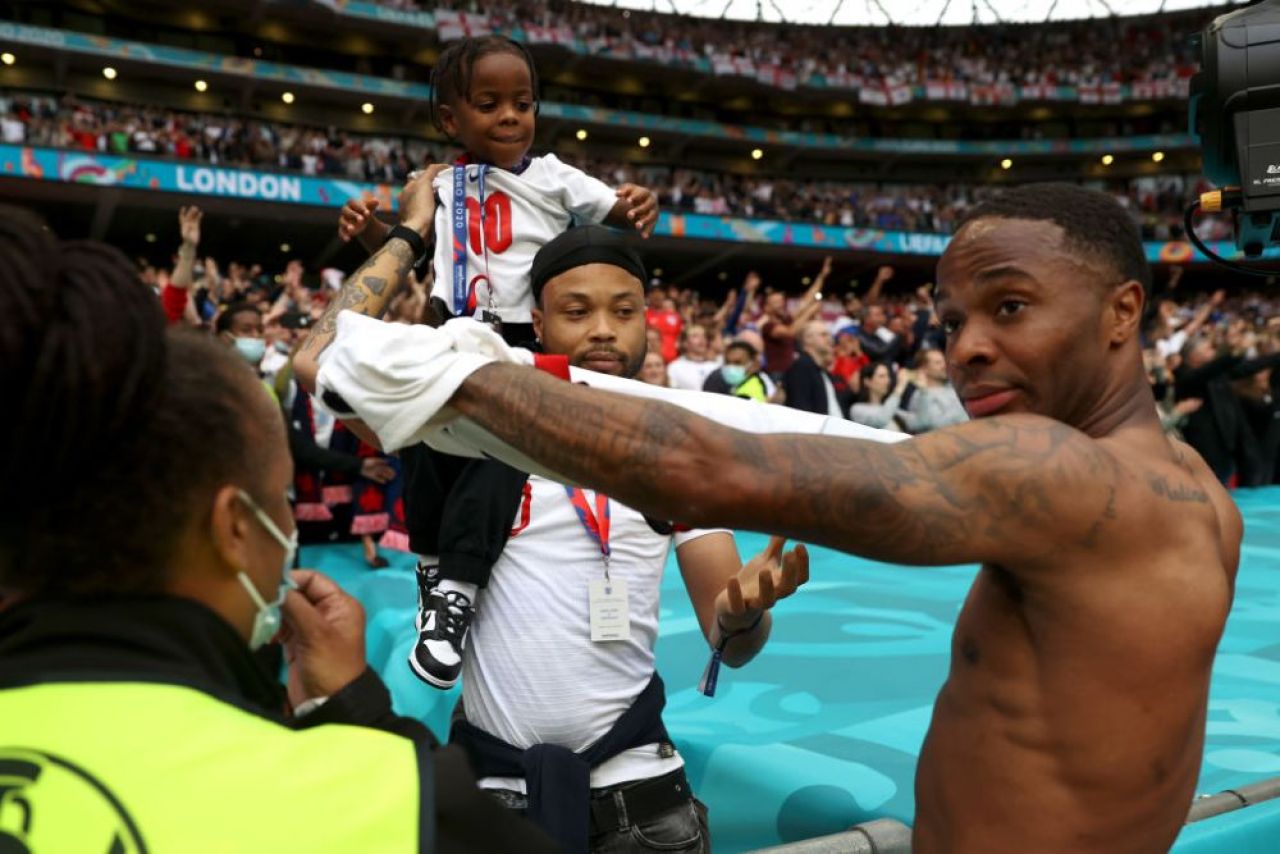 Nebunia de pe Wembley si suspansul de la Ucraina - Suedia au facut o noua zi de spectacol la Euro 2020! Imaginile zilei arata emotia pura a suporterilor_9