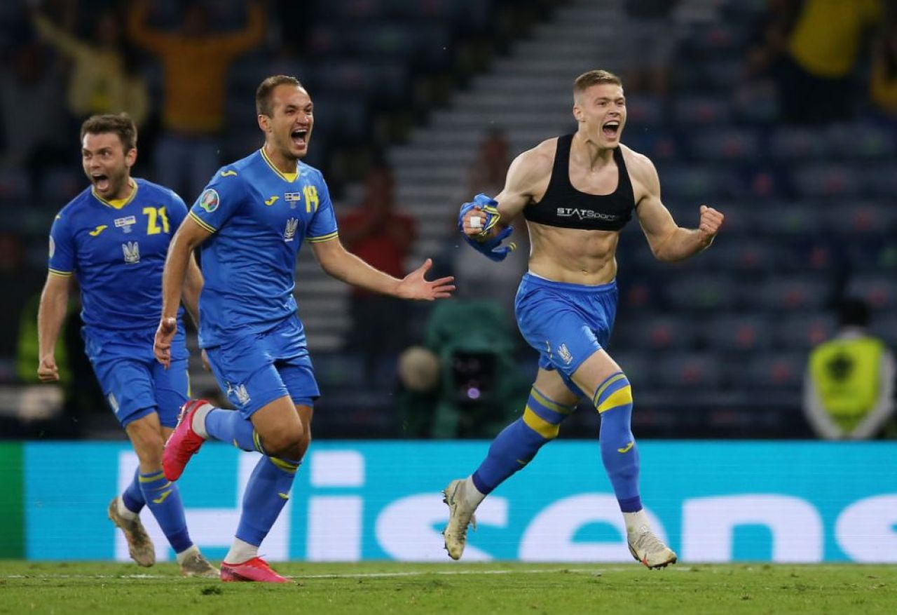 Nebunia de pe Wembley si suspansul de la Ucraina - Suedia au facut o noua zi de spectacol la Euro 2020! Imaginile zilei arata emotia pura a suporterilor_11