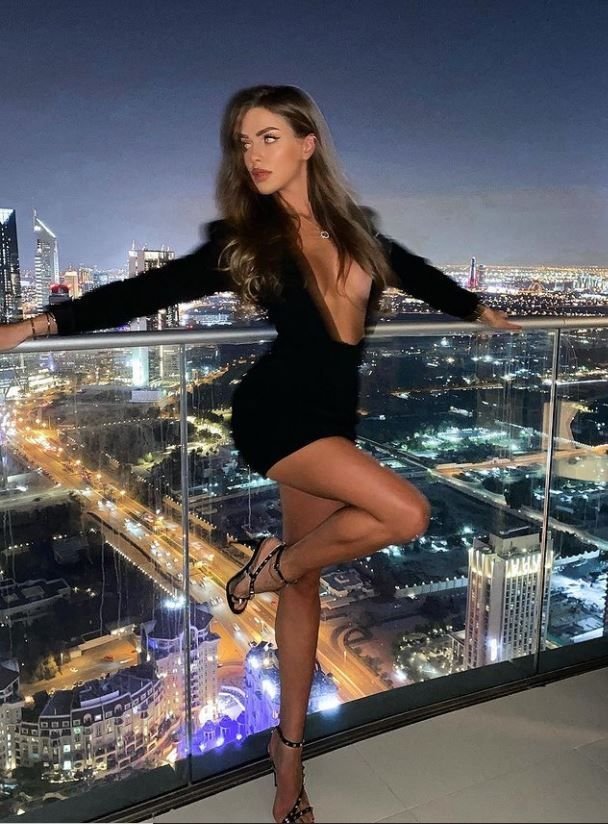 Ramona Gabor, lux si opulenta in Dubai! Cat de sexy s-a pozat in cele mai luxoase locatii_4
