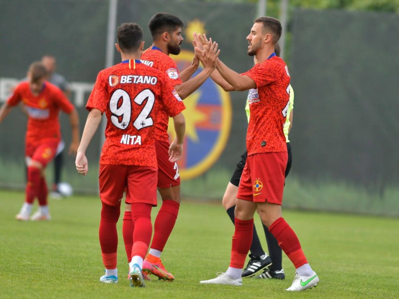 EXCLUSIV | FCSB vrea sa mai renunte la un pusti de la care Becali astepta zeci de milioane de euro! Cine mai poate pleca pana la reluarea campionatului si care e surpriza pentru primul 11_1