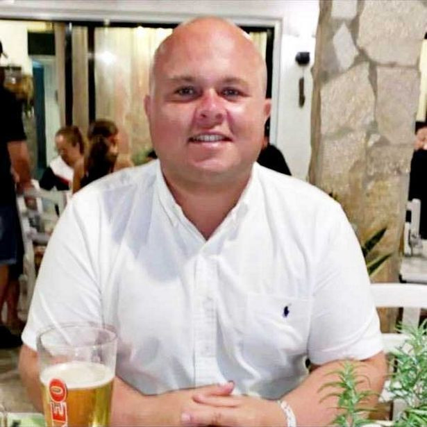 O noua tragedie la Euro! S-a prabusit in timp ce se bucura la golul victoriei favoritilor