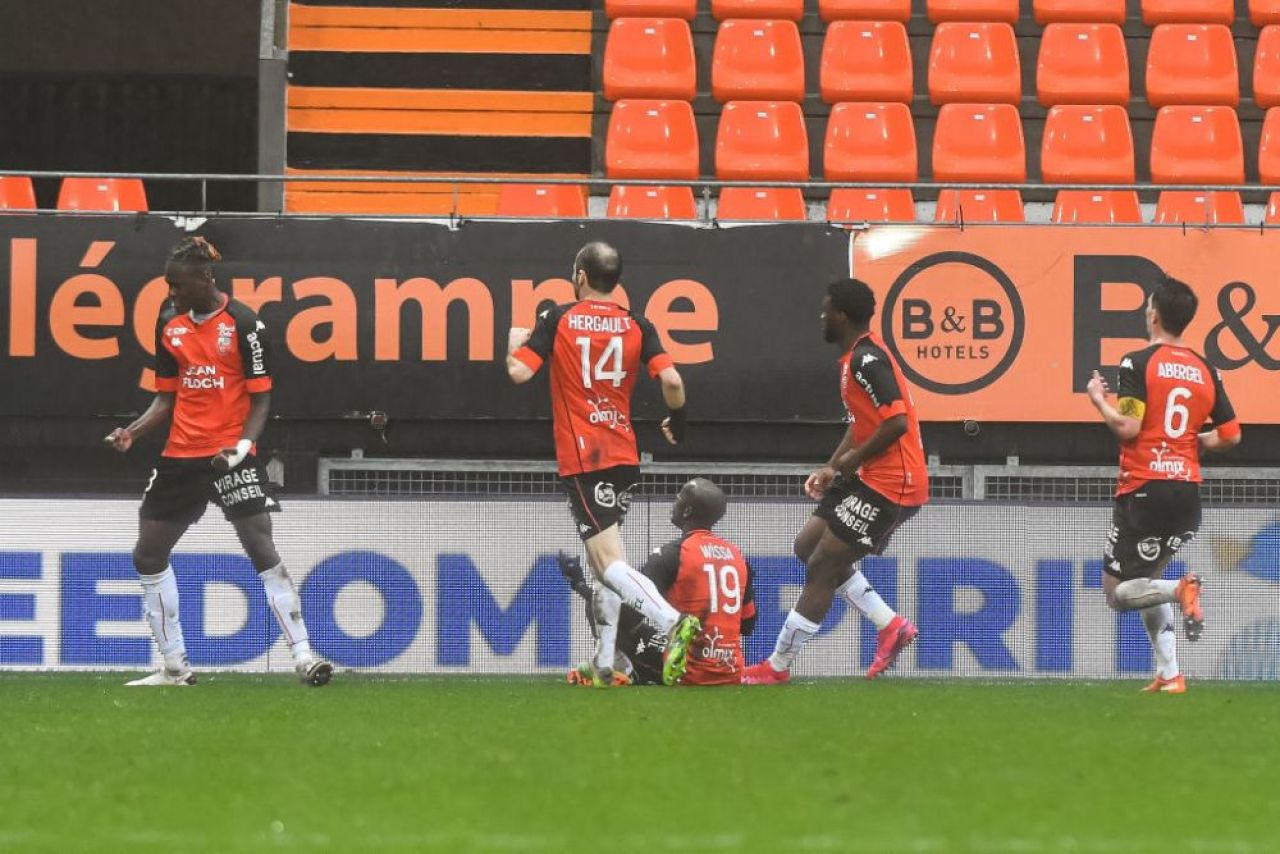 Drama prin care trece un star din Ligue 1! Fotbalistul, atacat cu acid in miez de noapte_3