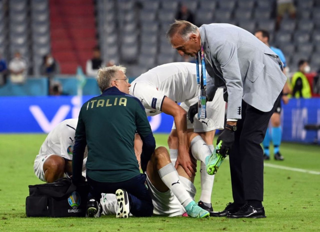 Turneu incheiat pentru Spinazzola! Fundasul lui AS Roma a parasit terenul in lacrimi_4