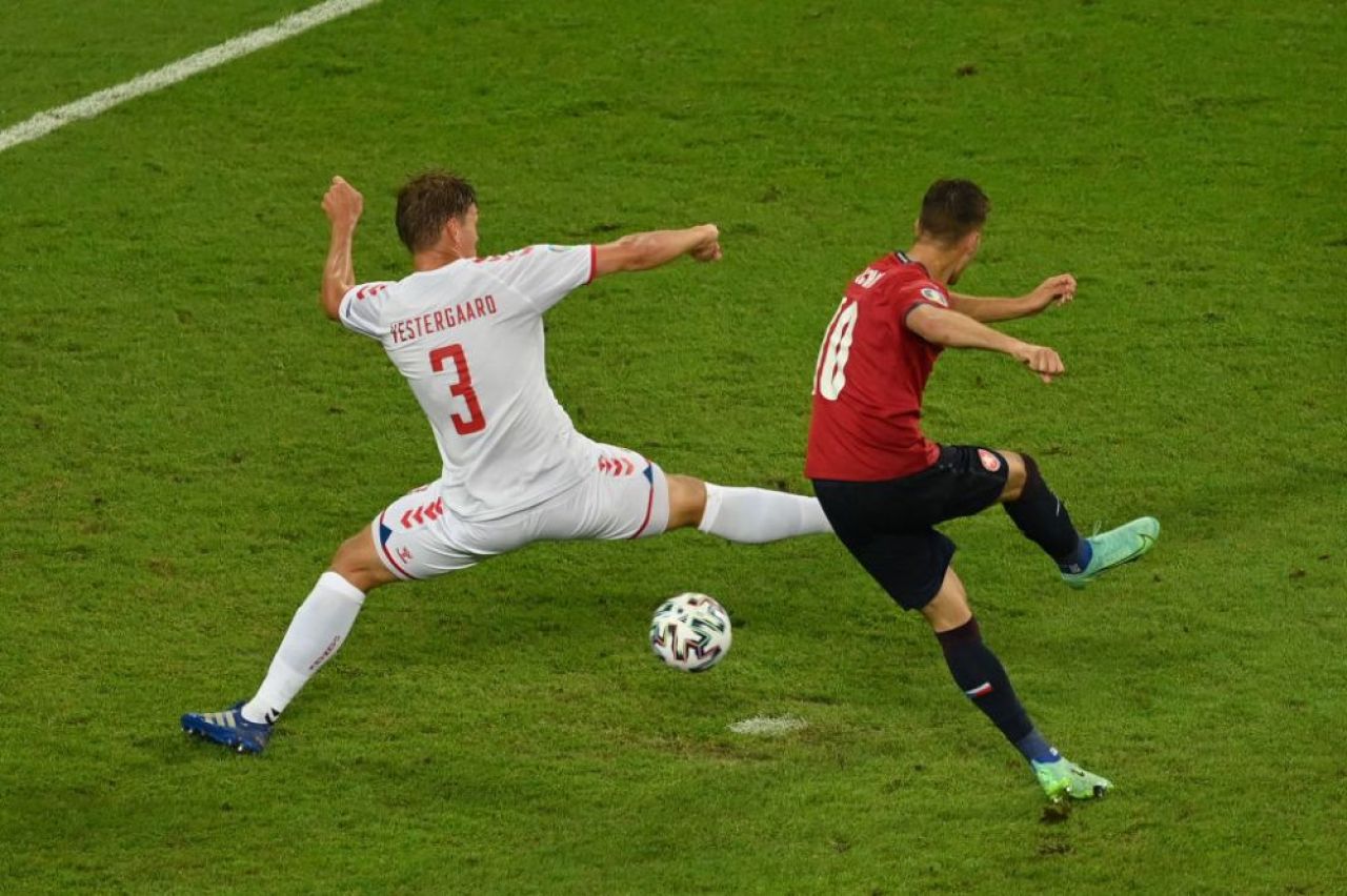 Au castigat cu inima! :) Danemarca e in semifinale dupa victoria cu Cehia! Schick a inscris, dar nu a fost de ajuns! Aici ai tot ce s-a intamplat in Cehia 1-2 Danemarca_6