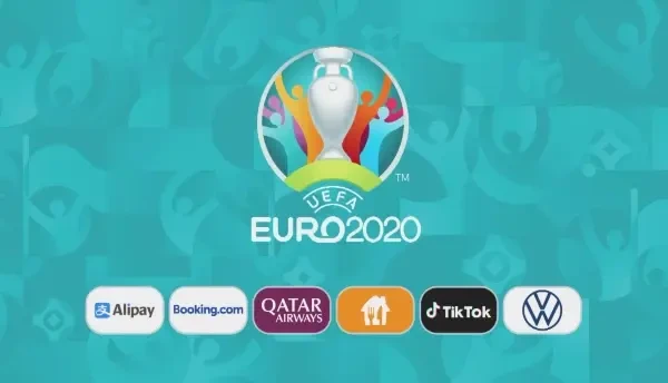 OCAZIE DANEMARCA! Poulsen primeste la marginea careului si suteaza puternic, dar Vaclik are o noua interventie buna!