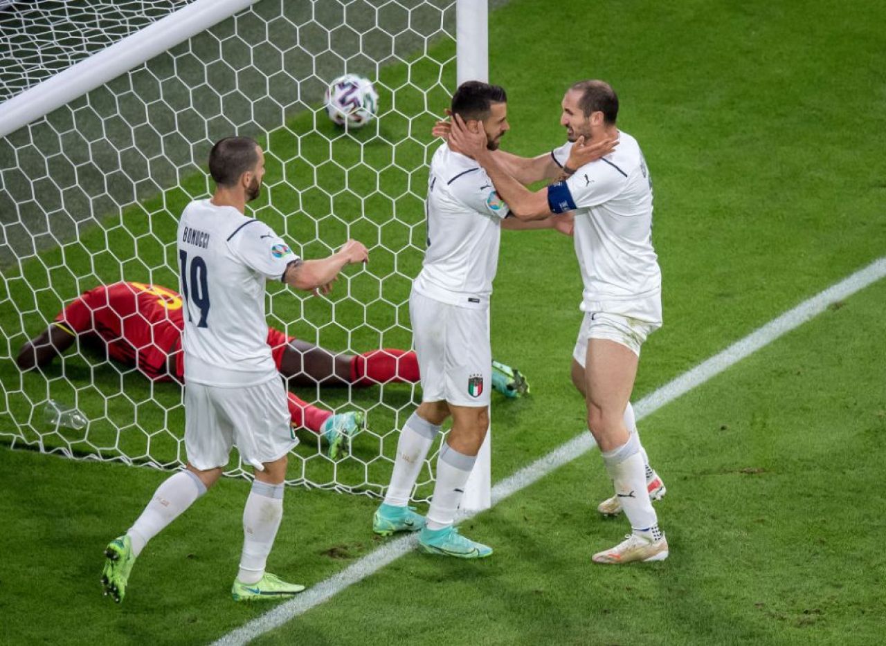 Spinazzola, primit ca un rege de coechipieri dupa accidentare! Spiritul de echipa al Italiei, principalul argument pentru castigarea Campionatului European_9