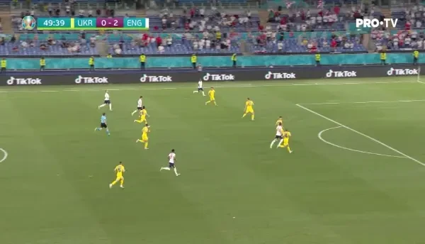 GOOOOOL ANGLIA! Shaw centreaza dupa un contraatac al englezilor, balonul ajunge la Kane, care reia cu capul, direct pe langa Bushchan!