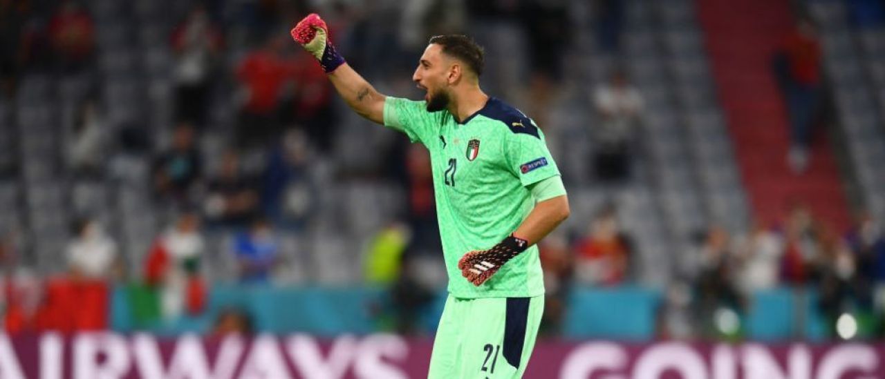 Asa ceva nu s-a mai vazut! Donnarumma si-a luat manusi