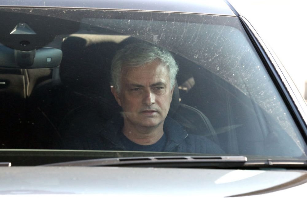 Mourinho, facut praf de presa din Anglia dupa calificarea in semifinale! 