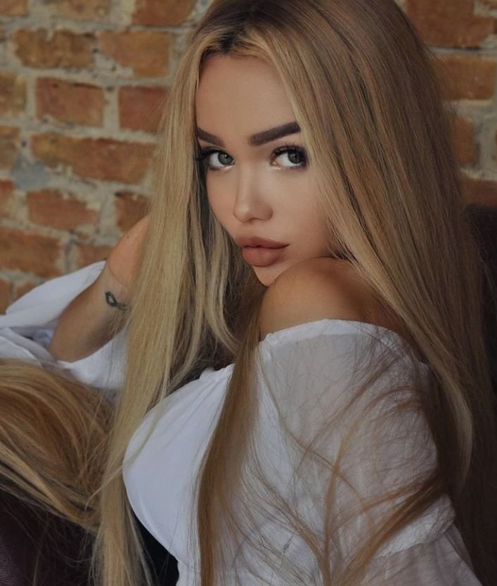 Iubita unui fotbalist de la Dinamo Kiev a incins Instagramul cu o ipostaza sexy. Tanara este cunoscuta pentru aparitiile incendiare_10