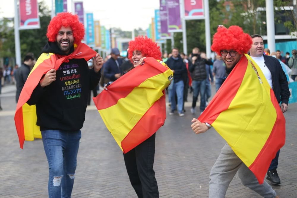 A fost show total! Italia si Spania au facut spectacol pe teren, suporterii s-au dat in spectacol in tribune. Imaginile zilei la Euro 2020_2
