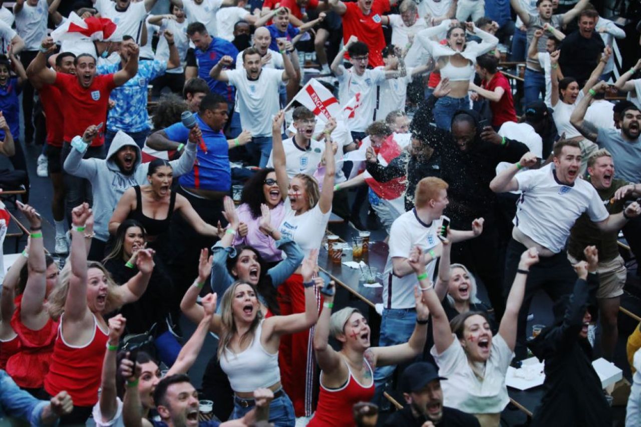 Demers ULUITOR in Marea Britanie! Fanii cer ca 12 iulie sa fie declarata zi de sarbatoare nationala, daca Anglia castiga EURO 2020_3