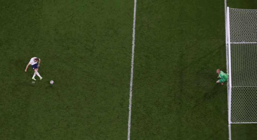 Probleme pentru Anglia! UEFA a deschis o investigatie, dupa un incident care a avut loc la penalty-ul din meciul cu Danemarca