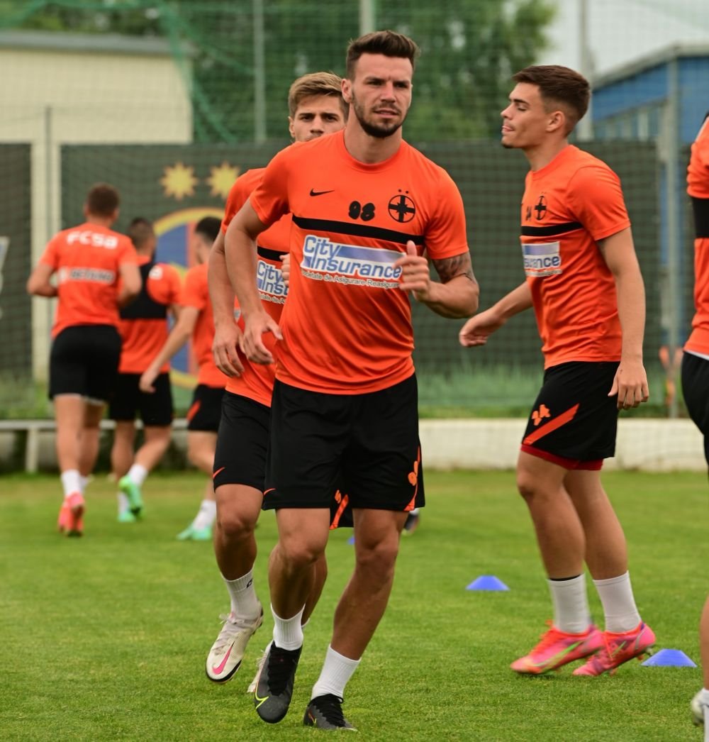 AS FC Buzau - FCSB, LIVE vineri, de la 19:30 pe PRO X | Echipa lui Todoran vrea inca o victorie inainte de startul campionatului _5