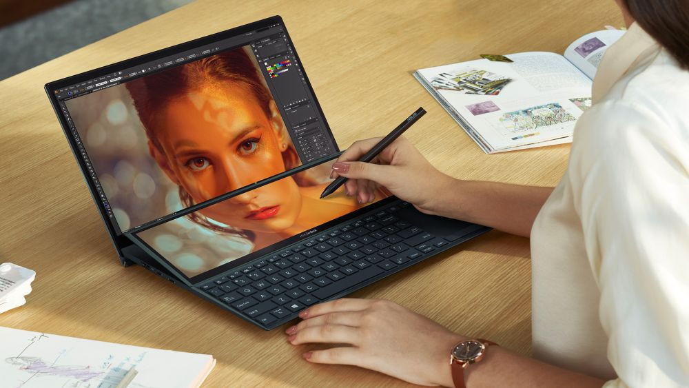 Concurs la 10 ani de ASUS ZenBook: mobilitate evoluata (P)