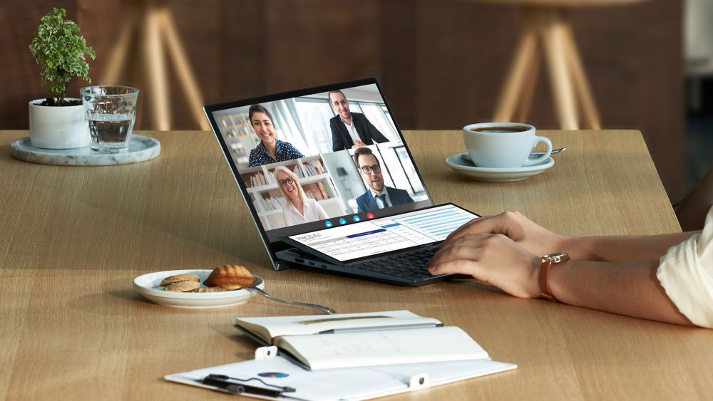 Concurs la 10 ani de ASUS ZenBook: mobilitate evoluata (P)_2