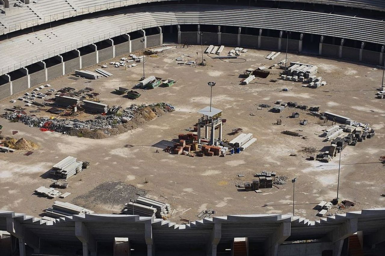 Stadionul de 300 de milioane de euro a ajuns o ruina! Arena trebuia sa fie inaugurata in 2009 _4