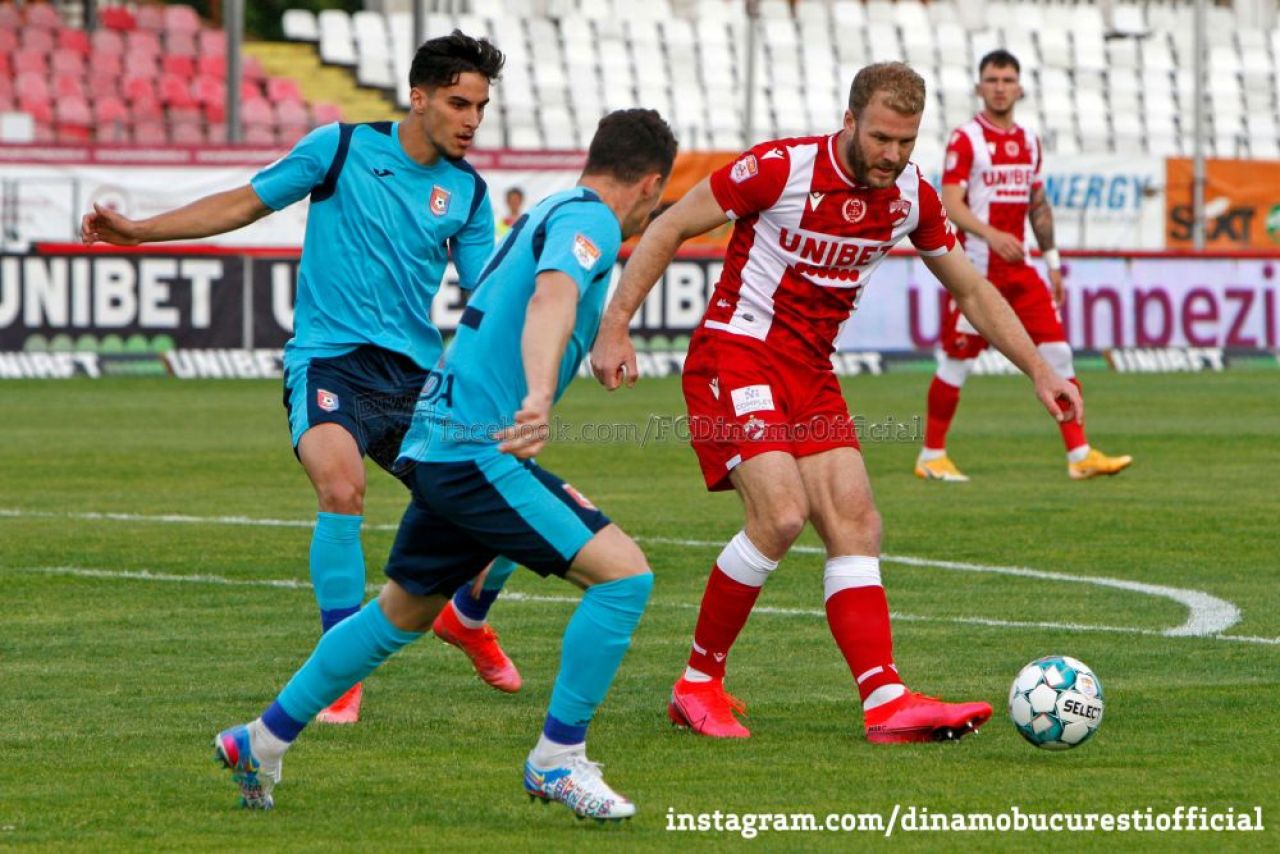 Adam Nemec si-a incheiat socotelile cu Dinamo! Atacantul slovac se pregateste de o noua aventura in Liga 1_2