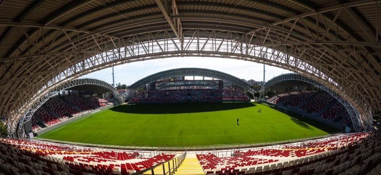 Imaginile anului! Stadionul de 15 milioane de euro de la Arad s-a inundat, la doar un an de la inaugurare_1
