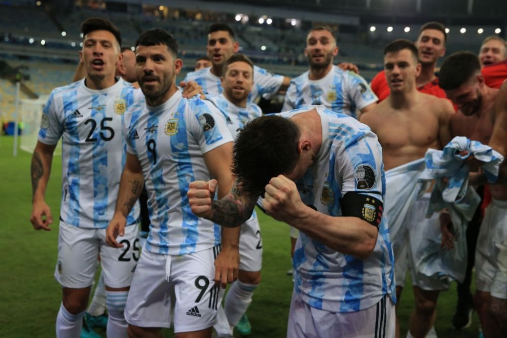 FOTO Messi i-a ingenunchiat pe brazilieni chiar pe Maracana! Cele mai frumoase imagini de la sarbatoarea argentinienilor_8