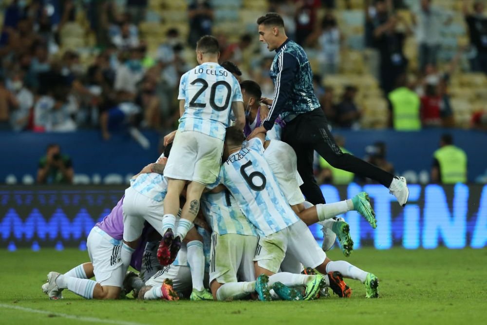 FOTO Messi i-a ingenunchiat pe brazilieni chiar pe Maracana! Cele mai frumoase imagini de la sarbatoarea argentinienilor_11
