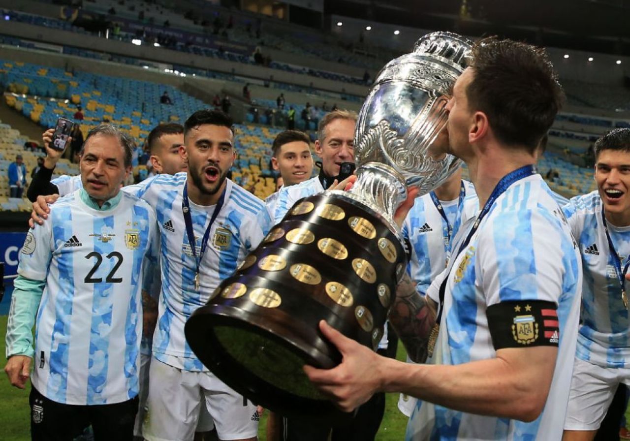 FOTO Messi i-a ingenunchiat pe brazilieni chiar pe Maracana! Cele mai frumoase imagini de la sarbatoarea argentinienilor_16