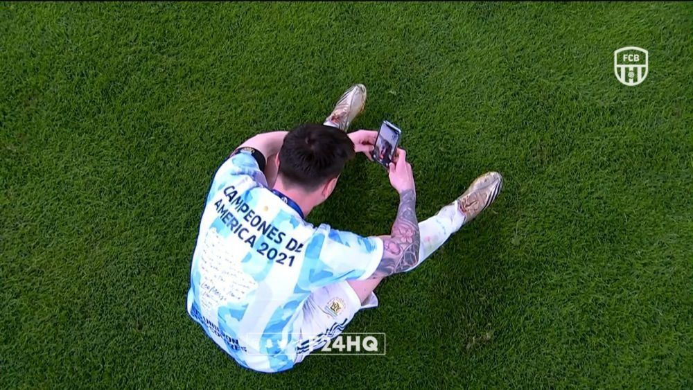 Gestul minunat facut de Messi dupa ce a castigat Copa America: s-a asezat in mijlocul terenului si si-a sunat familia. Reactia baietilor _11