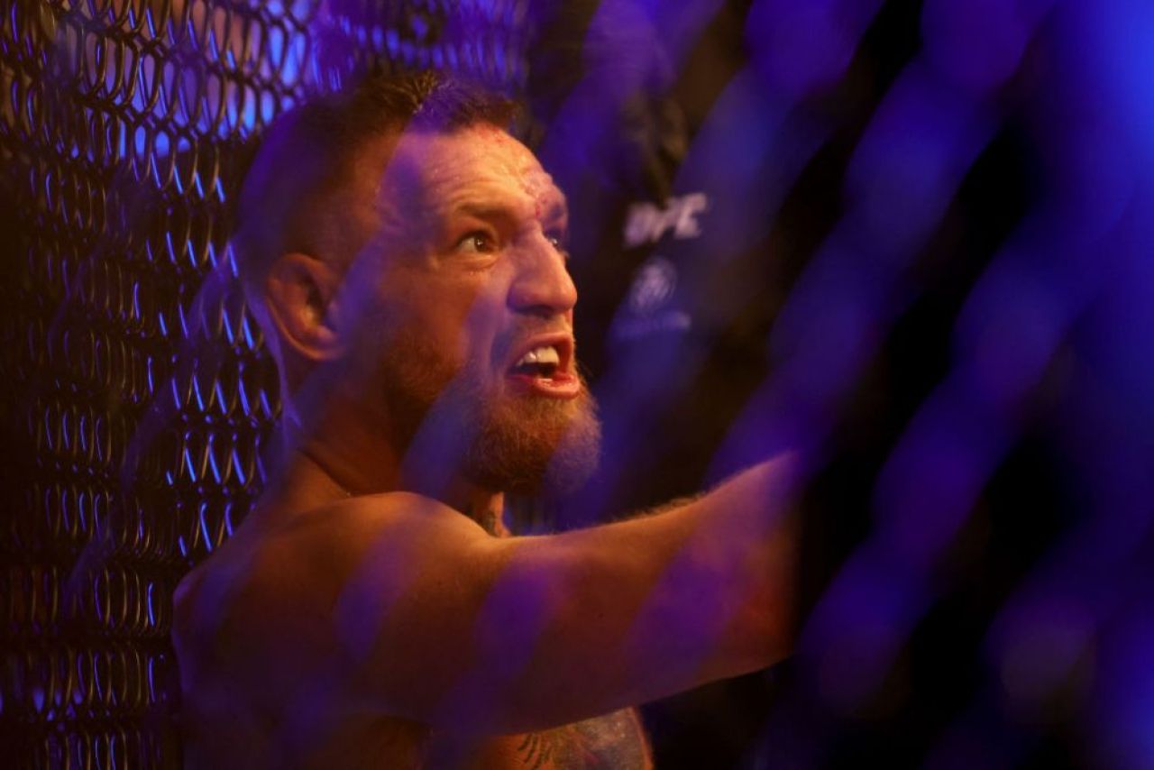 Cosmar pentru Conor McGregor! Irlandezul si-a rupt piciorul in prima runda a luptei cu Poirier_4