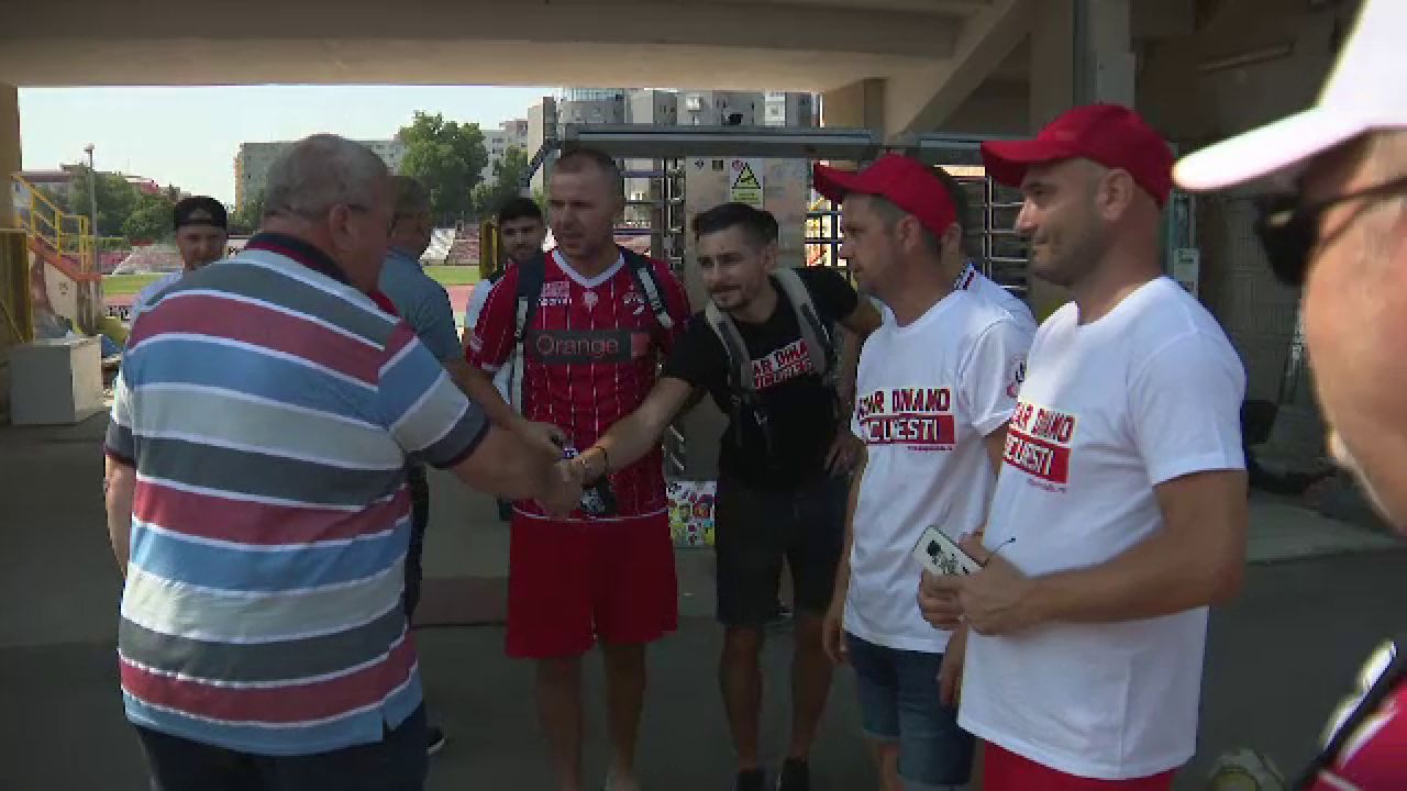 Uhrin s-a despartit in urale de fanii lui Dinamo la Cupa DDB! Imagini de senzatie. Ce au spus Muresan si Danciulescu despre Bonetti_5