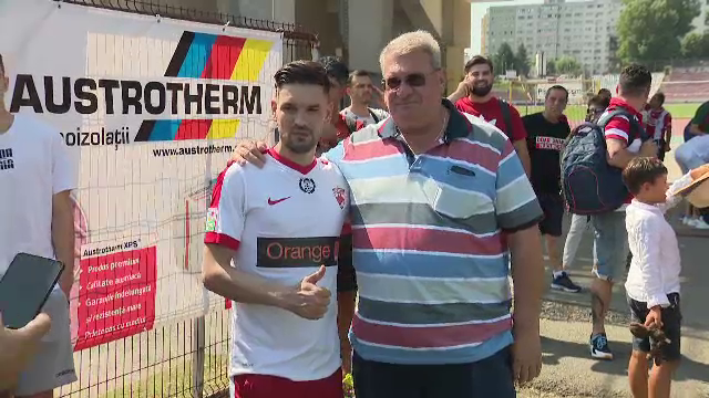Uhrin s-a despartit in urale de fanii lui Dinamo la Cupa DDB! Imagini de senzatie. Ce au spus Muresan si Danciulescu despre Bonetti_10