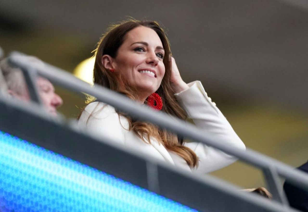 Printul George a facut spectacol pe Wembley. Gestul cu care baiatul Ducilor de Cambridge a facut inconjurul lumii la golul Angliei VIDEO_2