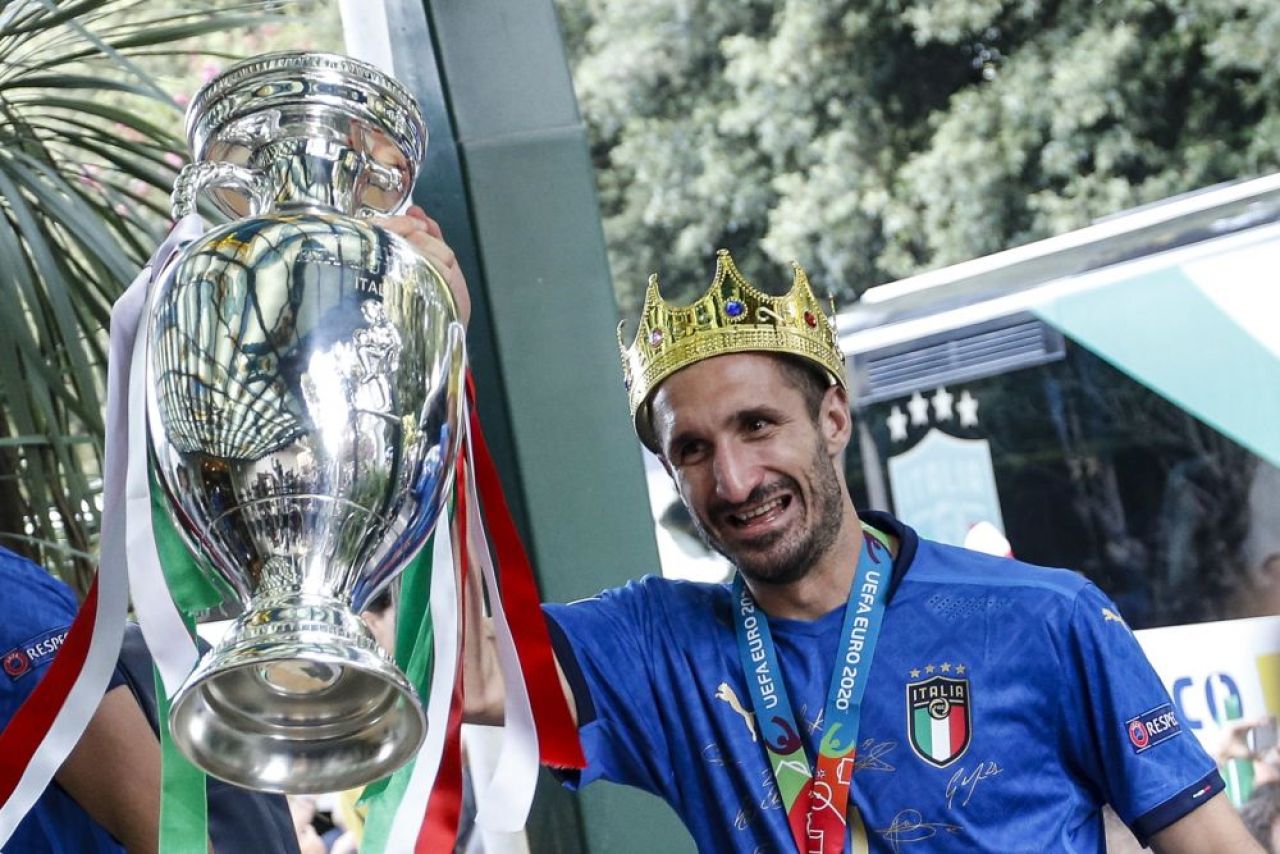 'It is at Rome!'. Trofeul EURO 2020 a ajuns in Italia: Squadra Azzurra a avut parte de o primire impresionanta VIDEO _1
