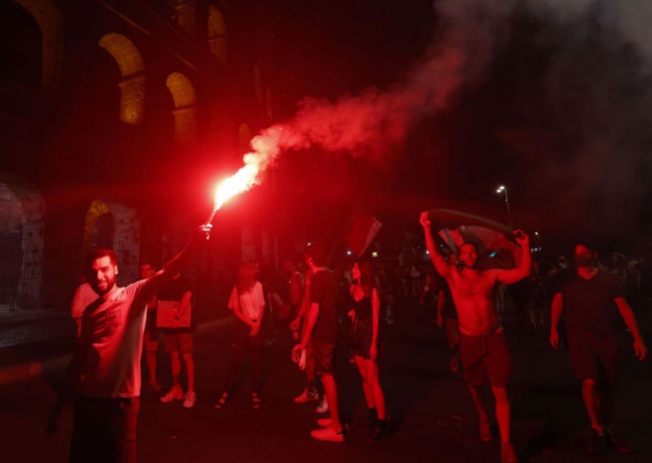 'It is at Rome!'. Trofeul EURO 2020 a ajuns in Italia: Squadra Azzurra a avut parte de o primire impresionanta VIDEO _5