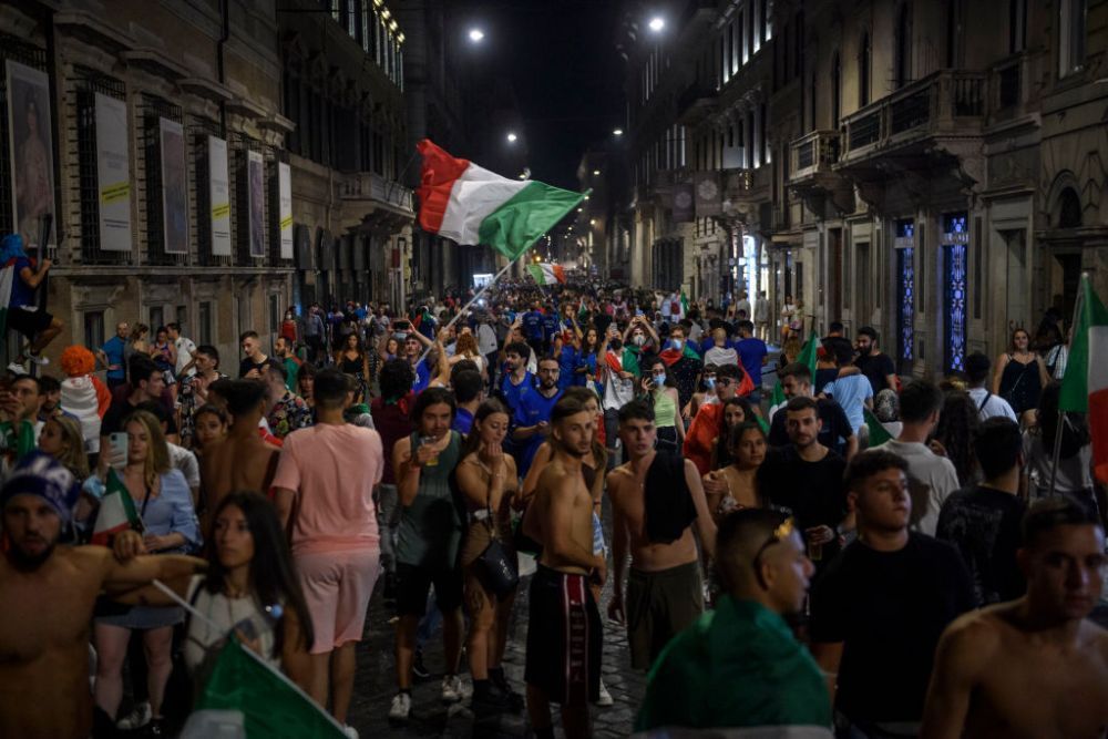 'It is at Rome!'. Trofeul EURO 2020 a ajuns in Italia: Squadra Azzurra a avut parte de o primire impresionanta VIDEO _7